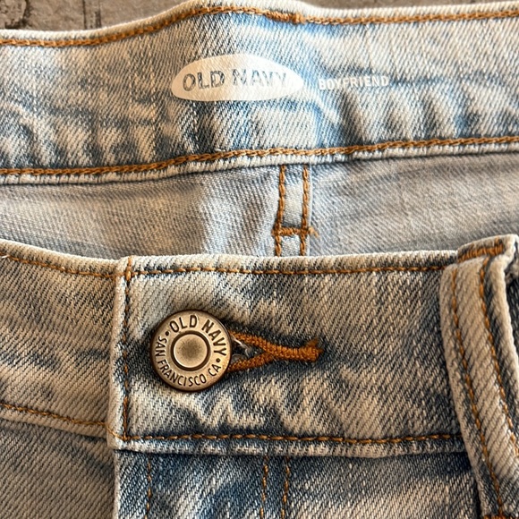 Old navy boyfriend Jean shorts - Picture 4 of 6